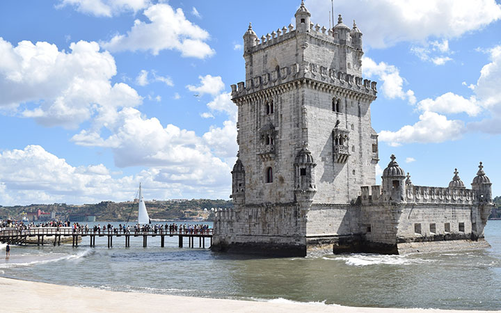 Torre Bélem patrimonio dell'Unesco è il simbolo di Lisbona.Tour del Portogallo 8 giorni Perusia Viaggi